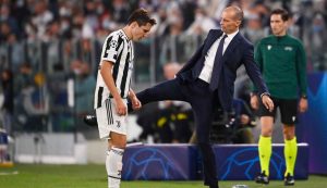 Juventus, Chiesa mandato via a calci.