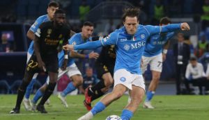 Zielinski con la maglia del Napoli - Foto ANSA - Dotsport.it