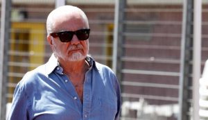 Napoli, De Laurentiis deriso dal top.