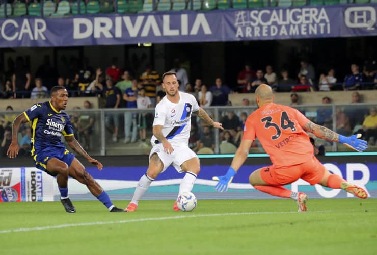Marko Arnautovic in campo con la maglia dell'Inter a Verona - Foto Lapresse - Dotsport.it
