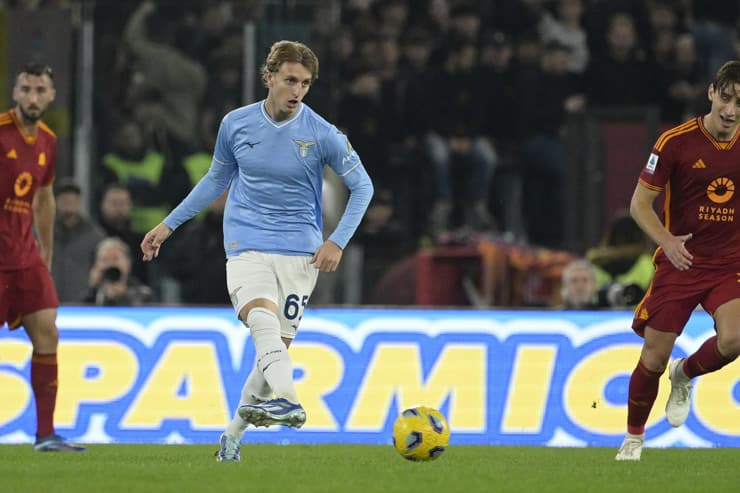 Nicolò Rovella in campo con la maglia della Lazio - Foto Lapresse - Dotsport.it