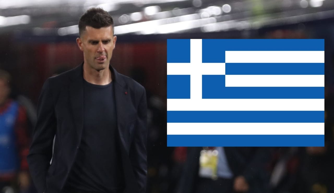 Thiago Motta e la bandiera della Grecia - Foto Lapresse - Dotsport.it