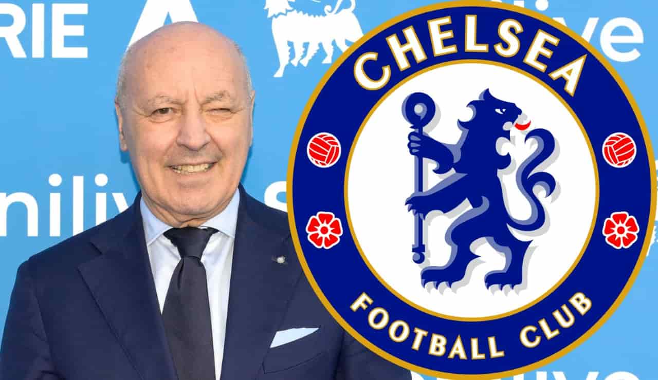 Beppe Marotta e il logo del Chelsea - Foto Lapresse - Dotsport.it