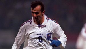 Savicevic in campo con la maglia del Milan - Foto Lapresse - Dotsport.it