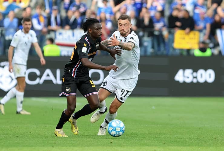 Darboe in campo con la maglia della Sampdoria - Foto Lapresse - Dotsport.it