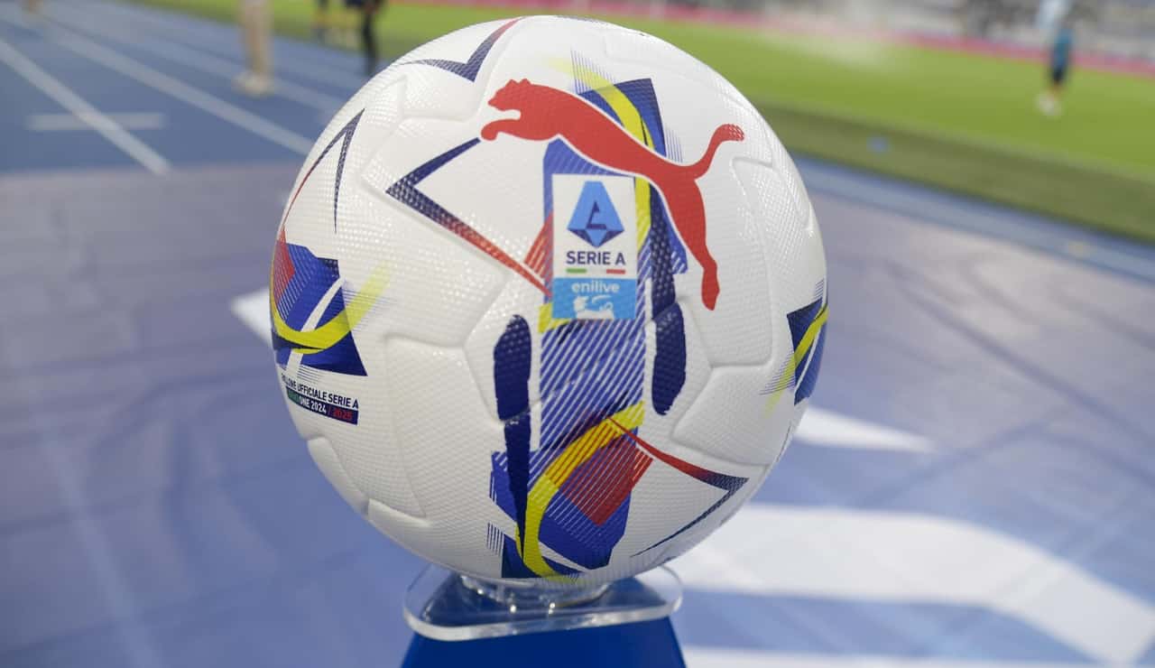 Il pallone della Serie A 2024 25 - Foto Lapresse - Dotsport.it