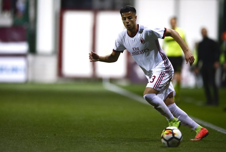 Mastour in campo con la maglia del Milan - Foto Lapresse - Dotsport.it