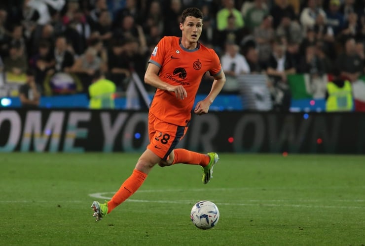 Benjamin Pavard in campo con la maglia dell'Inter - Foto Lapresse - Dotsport.it