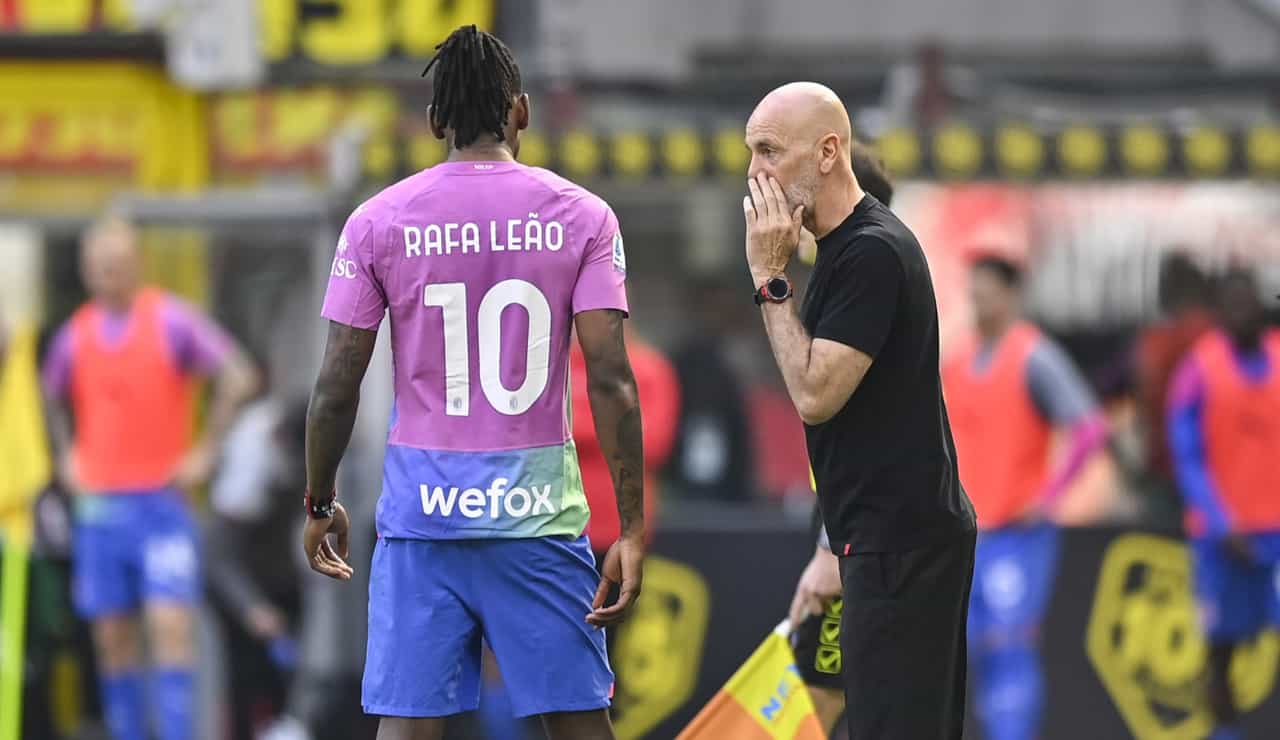 Rafa Leao a colloquio con Pioli - Foto Lapresse - Dotsport.it