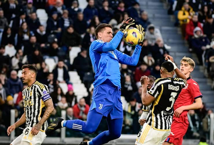 szczesny in campo con la maglia della Juventus - Foto Lapresse - Dotsport.it