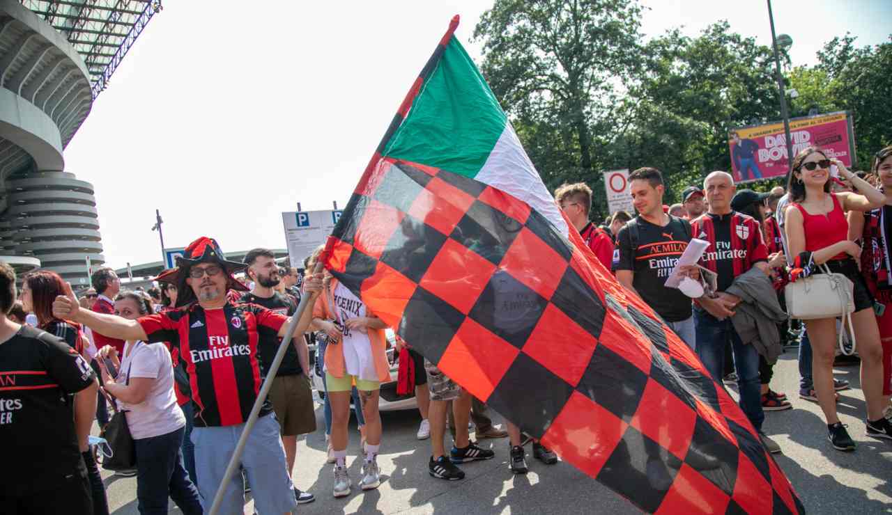 Tifosi del Milan allo stadio