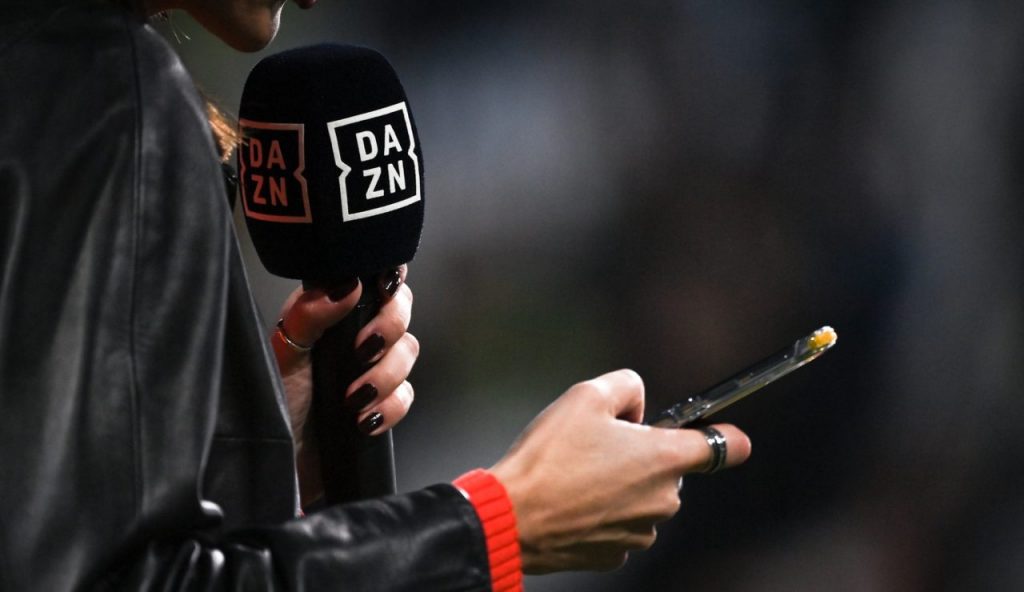 DAZN oscurato: la Serie A non si vede più | Utenti in rivolta