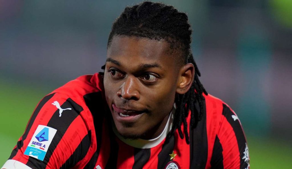 Leao nell’Olimpo del Milan: è meglio di Shevchenko e Van Basten | I numeri parlano chiaro