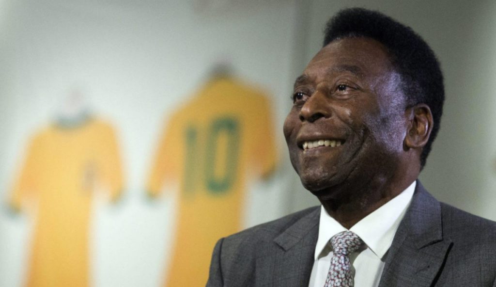 “Mi avete salvato”, rescinde e si “trasforma” in Pelé: debutto al compleanno | “Ho una missione da compiere”